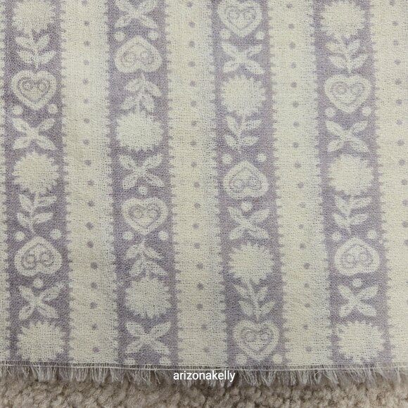 Kadhi and Co. Wool Scarf Lightweight *SMALL HOLE* - Picture 5 of 16